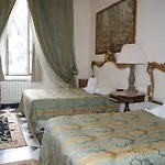 Morali Palace Pensionat Genua