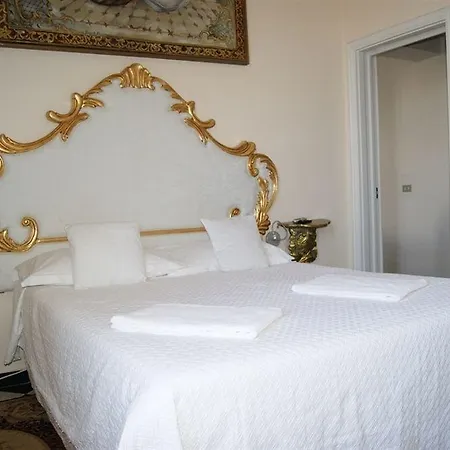 Konukevi Morali Palace 3*